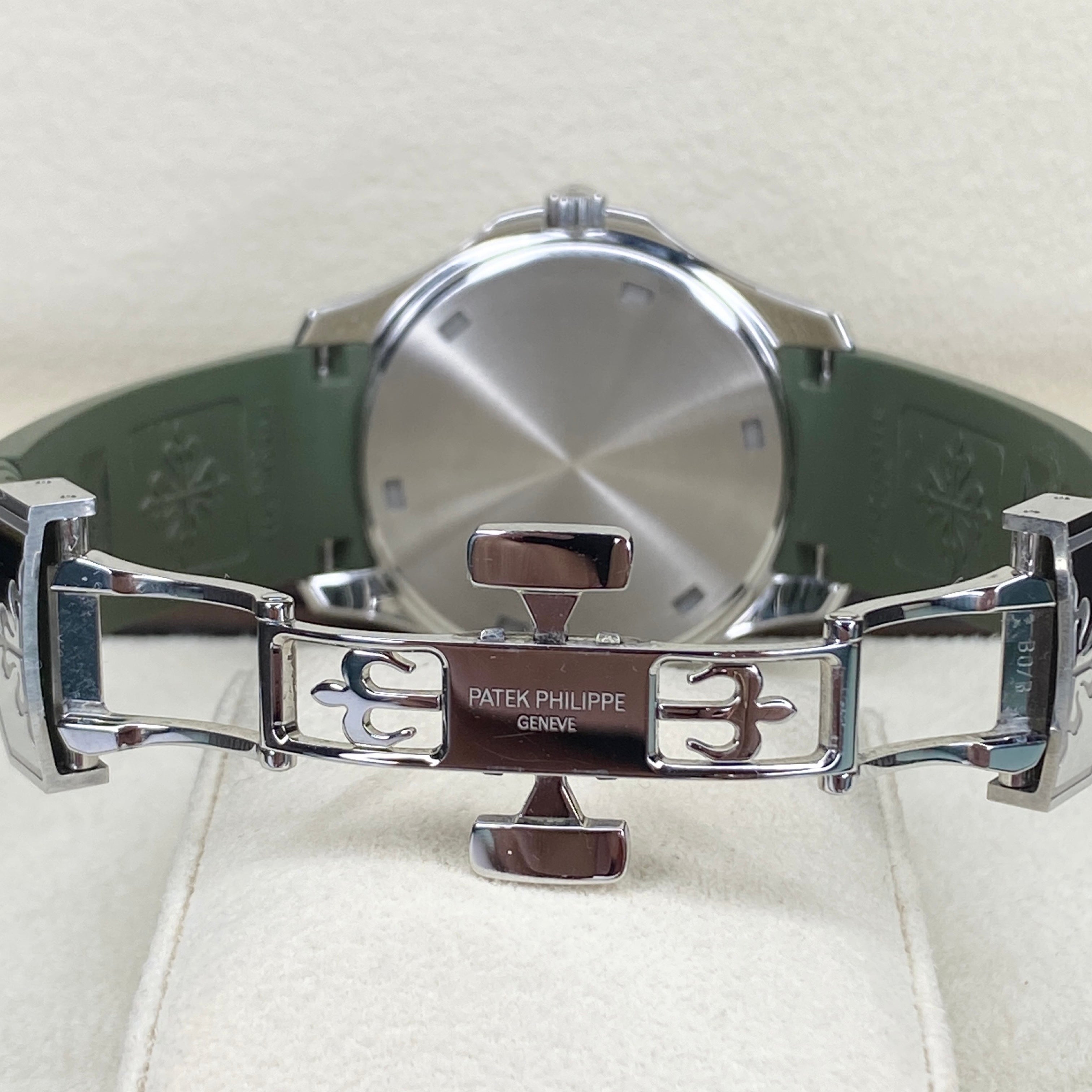 PATEK PHILIPPE AQUANAUT 5168G-010 GREEN NEW 12/2024 FULLSET