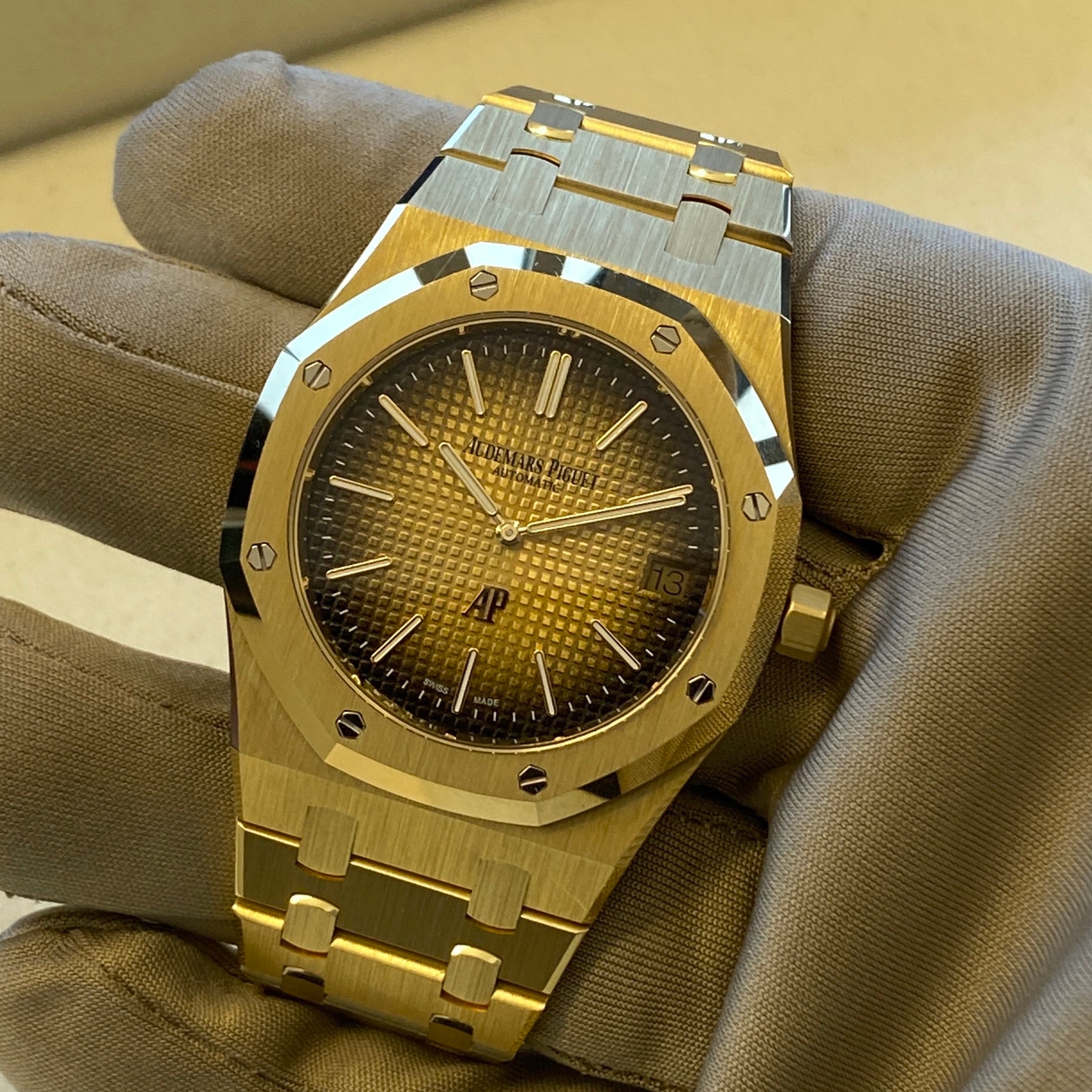 AUDEMARS PIGUET ROYAL OAK „JUMBO“ EXTRA-THIN 16202BA.OO.1240BA.02 06/2023 FULLSET