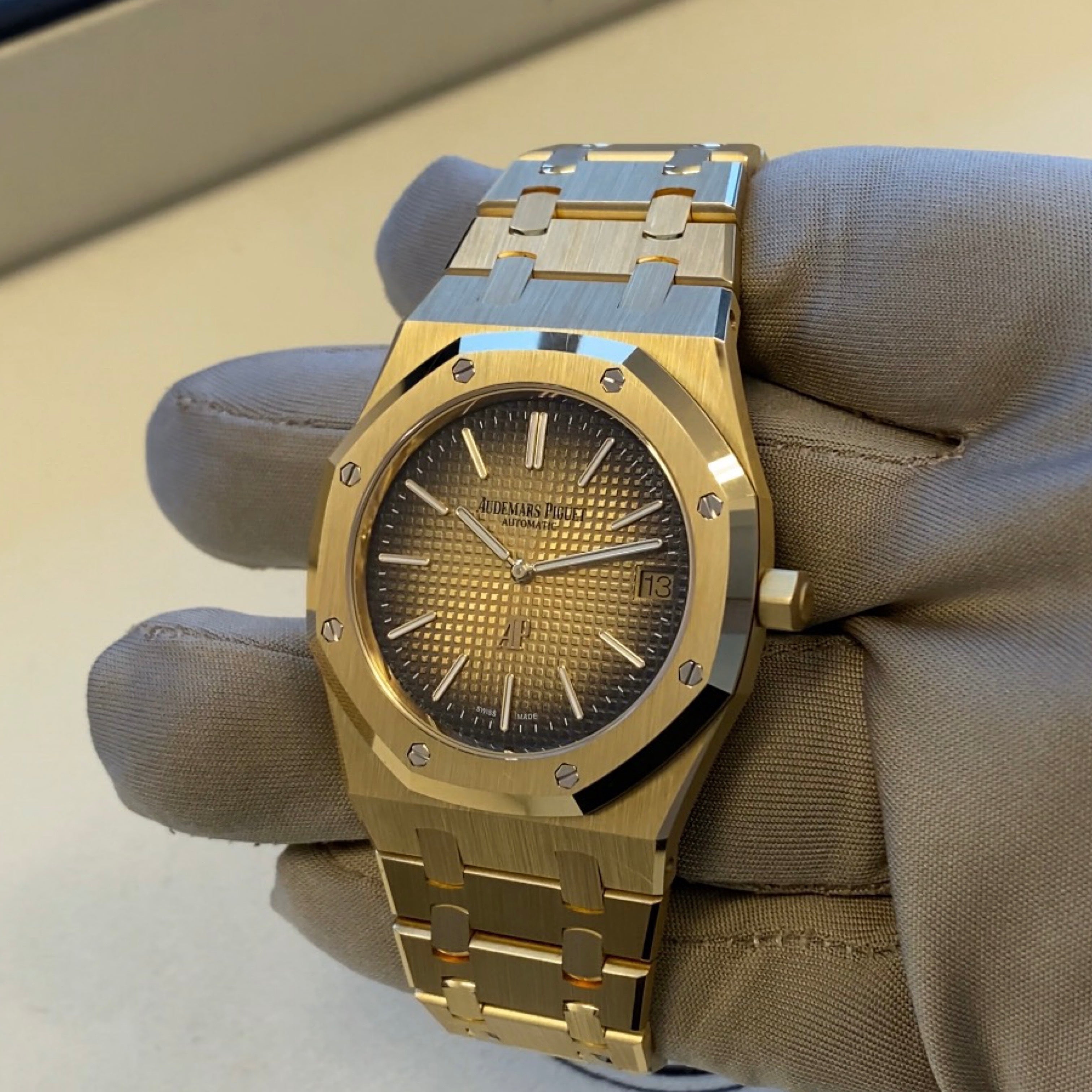 AUDEMARS PIGUET ROYAL OAK „JUMBO“ EXTRA-THIN 16202BA.OO.1240BA.02 06/2023 FULLSET