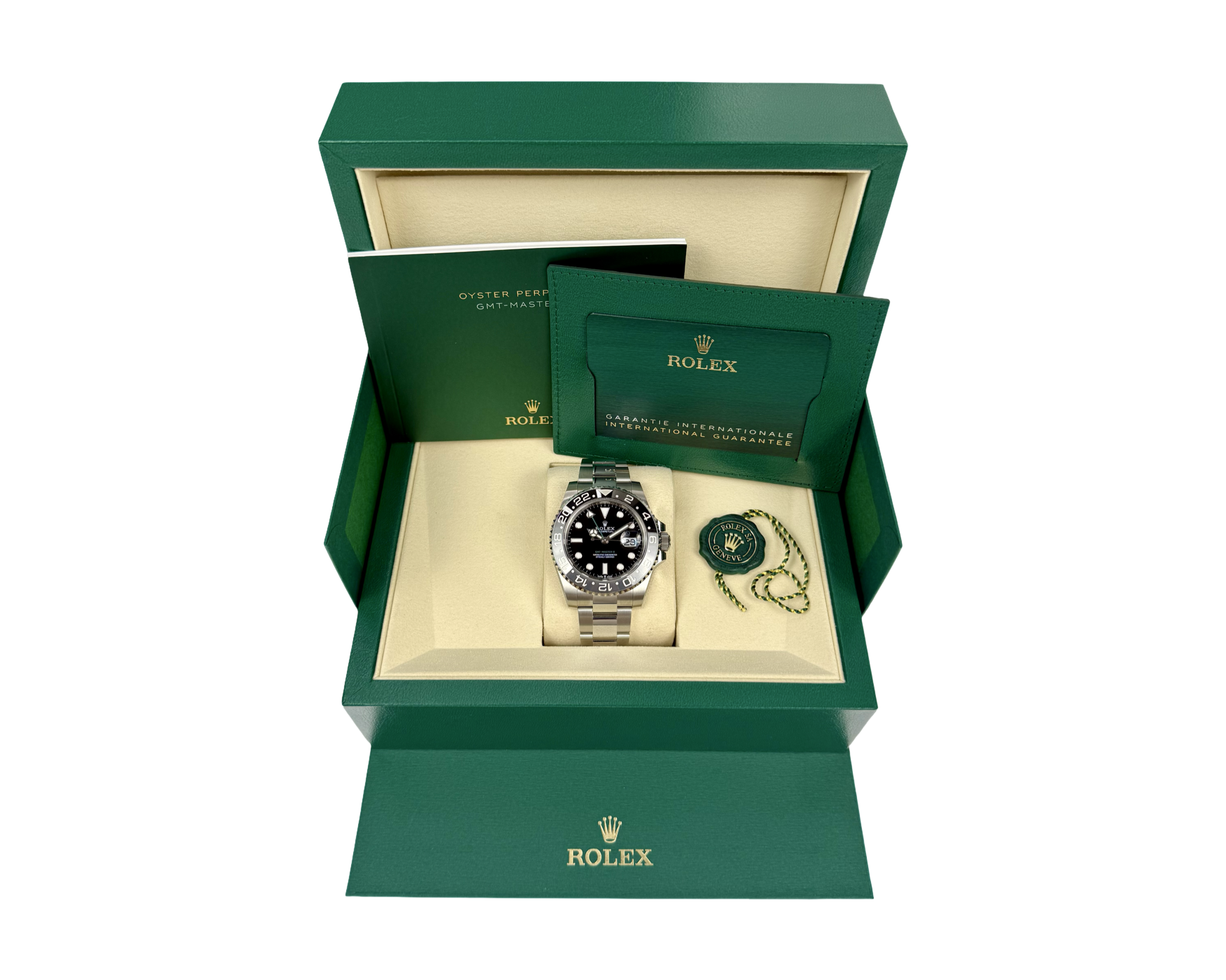 Rolex GMT-Master II Ref. 126710GRNR Bruce Wayne – Neu Fullset LC100 08/2026 | Finer Things Köln
