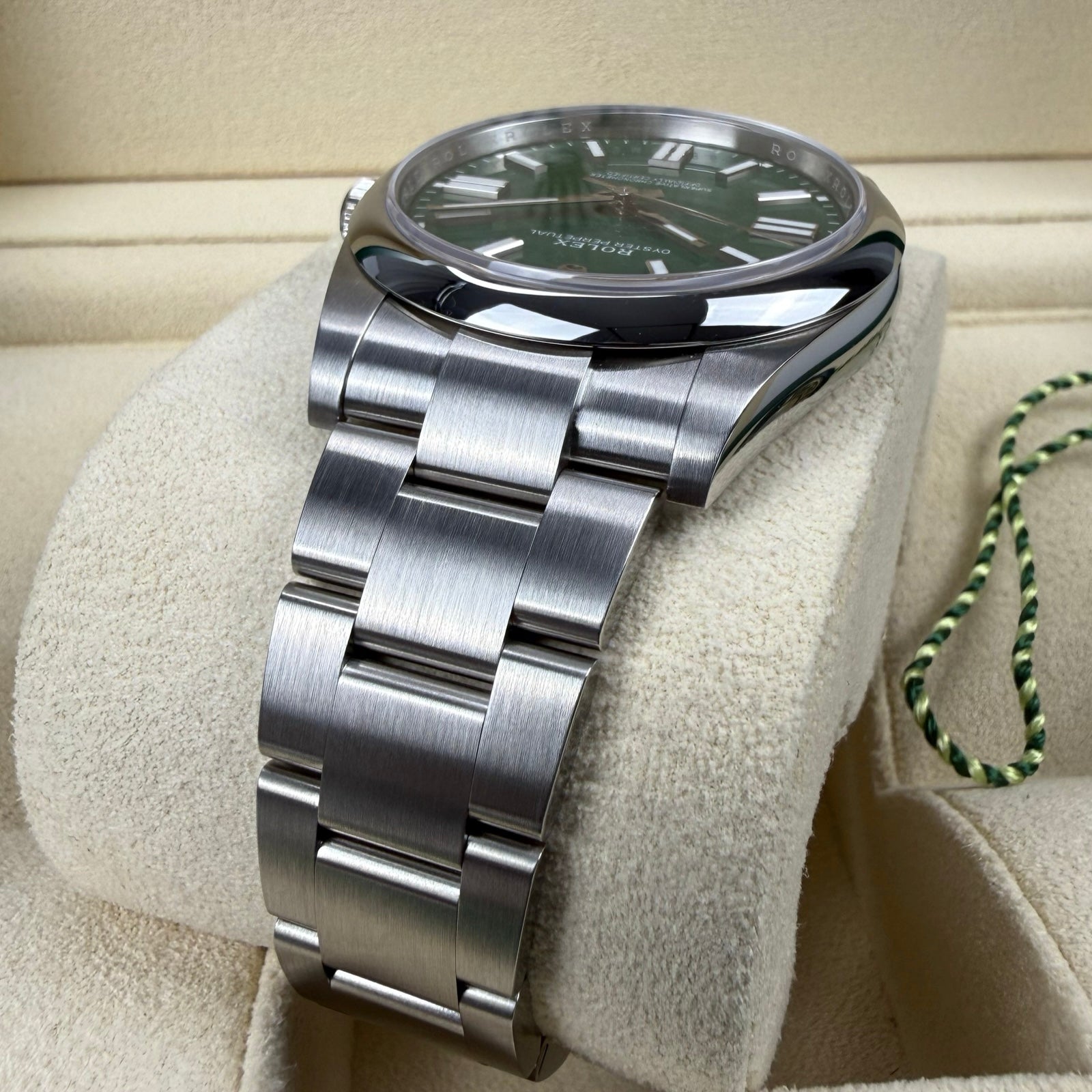 ROLEX OYSTER PERPETUAL 36 126000 2022 FULL SET