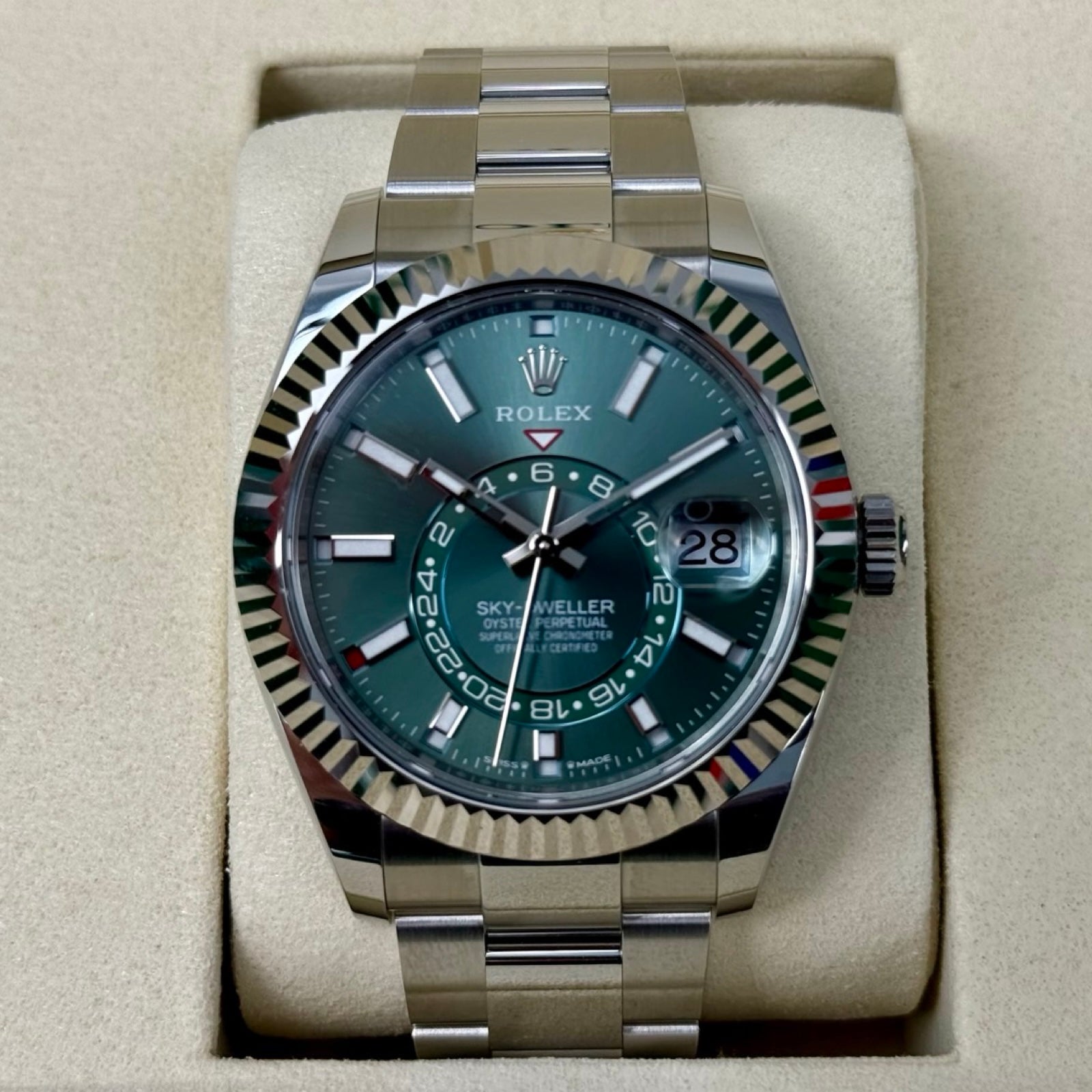 Rolex Sky-Dweller Ref. 336934 Grün – Neu, Fullset 08/2026 | Finer Things