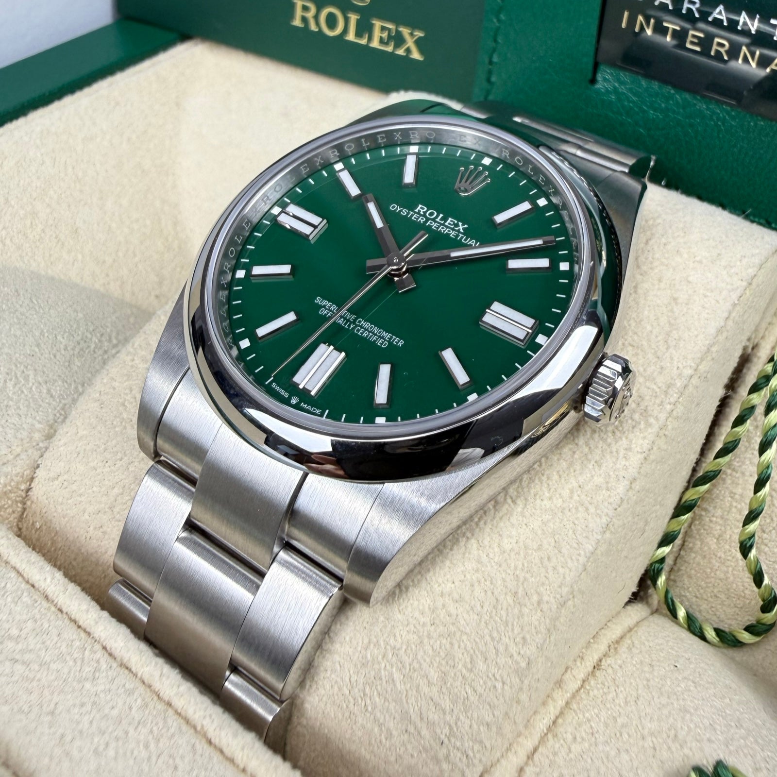 ROLEX OYSTER PERPETUAL 36 126000 2022 FULL SET