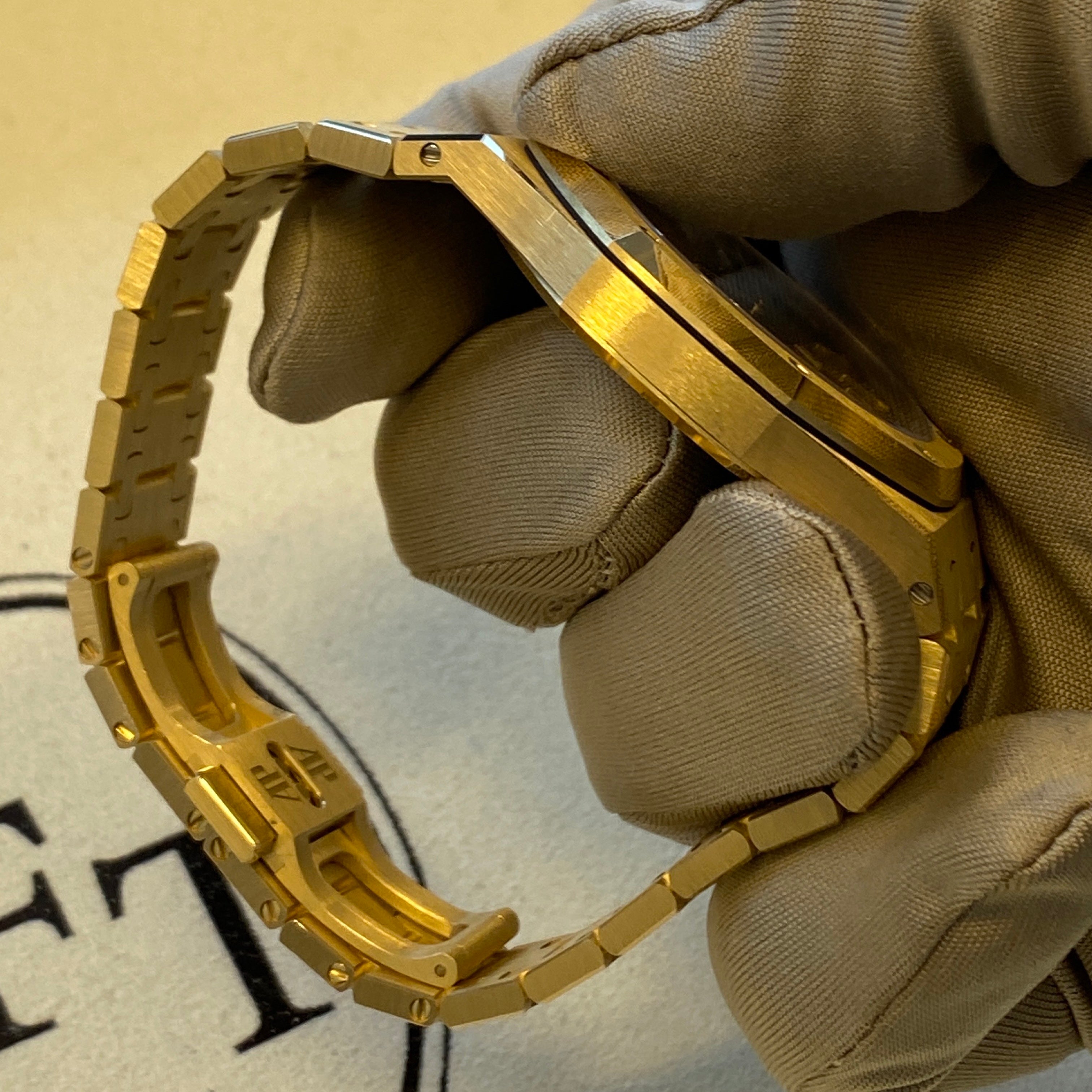 AUDEMARS PIGUET ROYAL OAK „JUMBO“ EXTRA-THIN 16202BA.OO.1240BA.02 06/2023 FULLSET