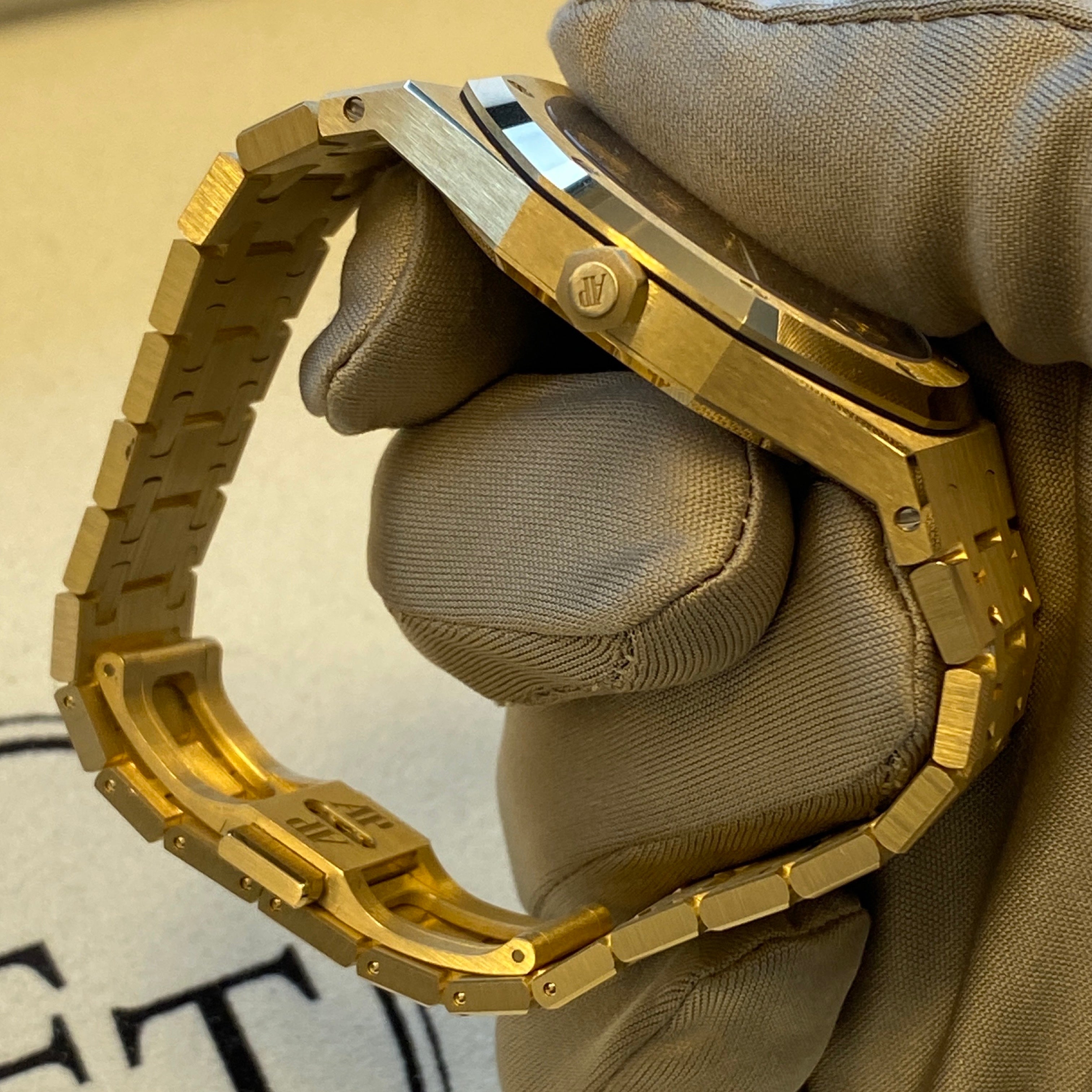 AUDEMARS PIGUET ROYAL OAK „JUMBO“ EXTRA-THIN 16202BA.OO.1240BA.02 06/2023 FULLSET