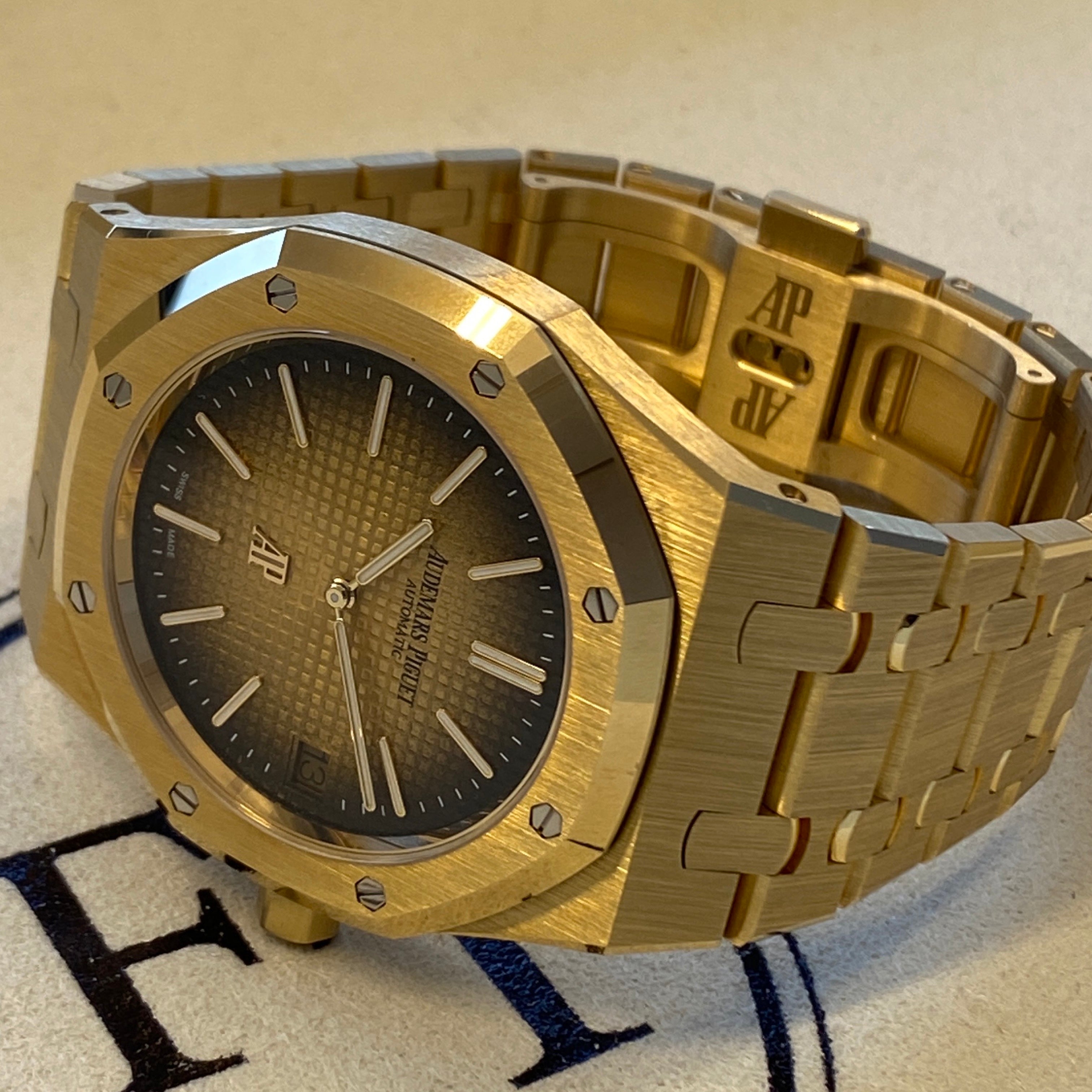 AUDEMARS PIGUET ROYAL OAK „JUMBO“ EXTRA-THIN 16202BA.OO.1240BA.02 06/2023 FULLSET