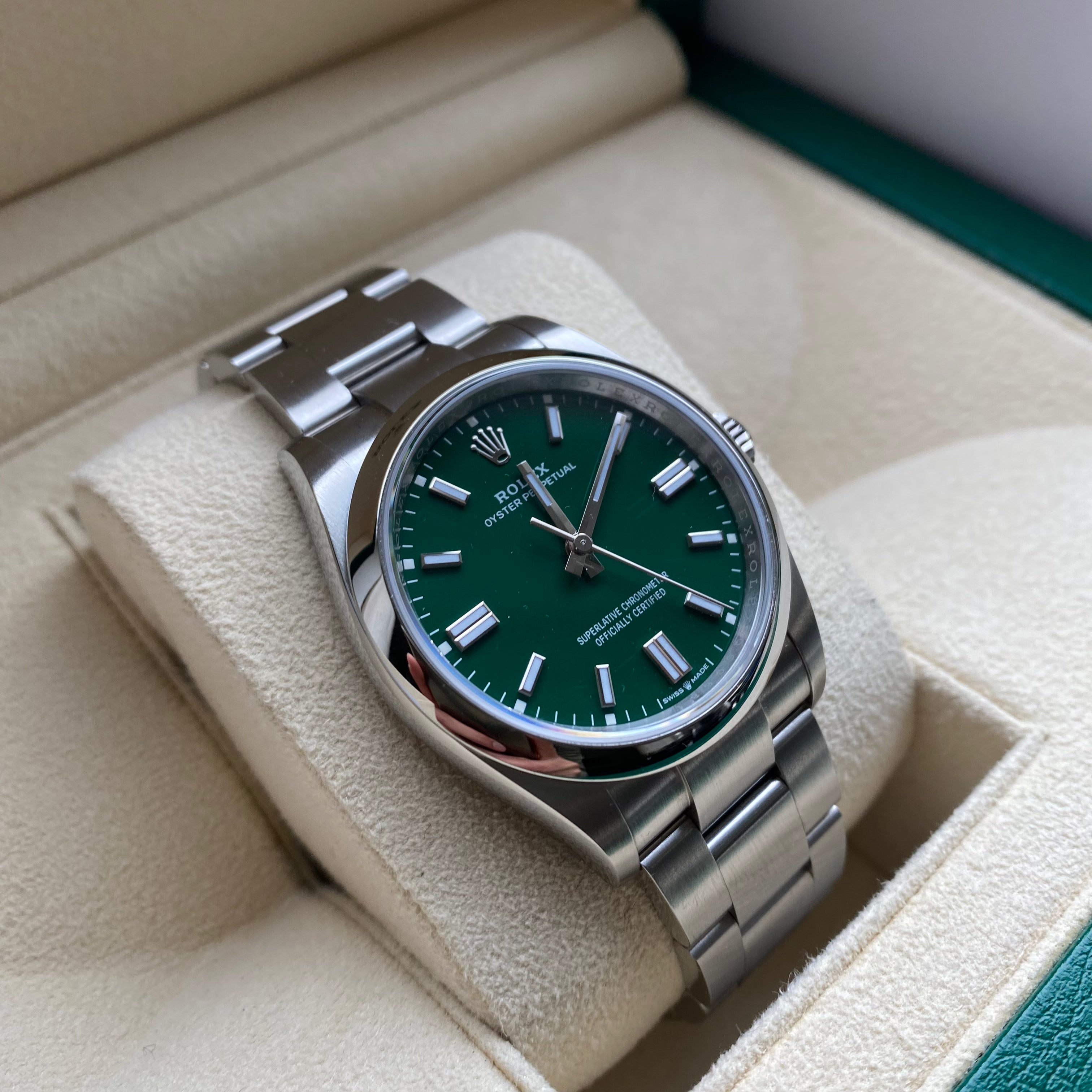 ROLEX OYSTER PERPETUAL 36 126000 GRÜN 2022 FULLSET