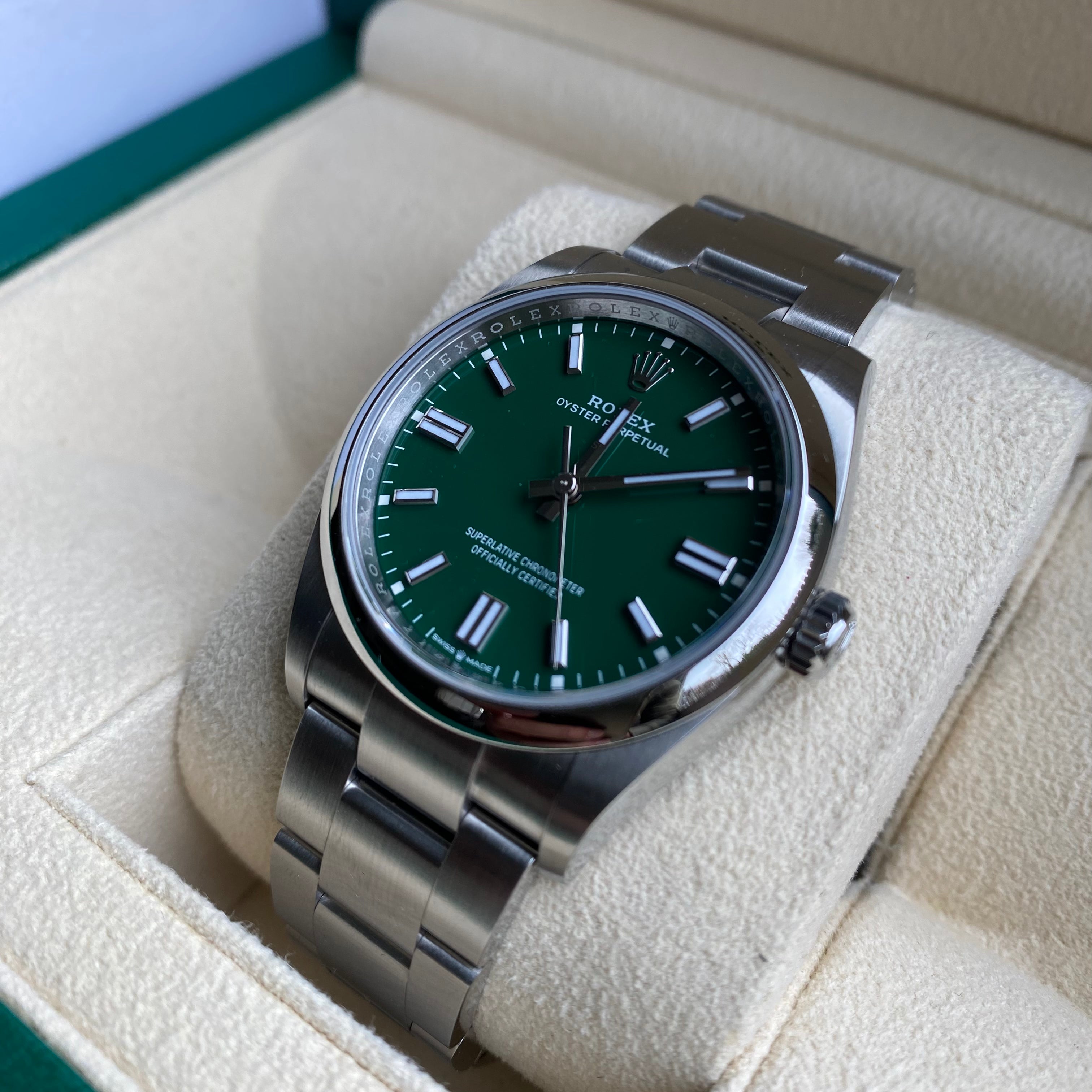 ROLEX OYSTER PERPETUAL 36 126000 GRÜN 2022 FULLSET