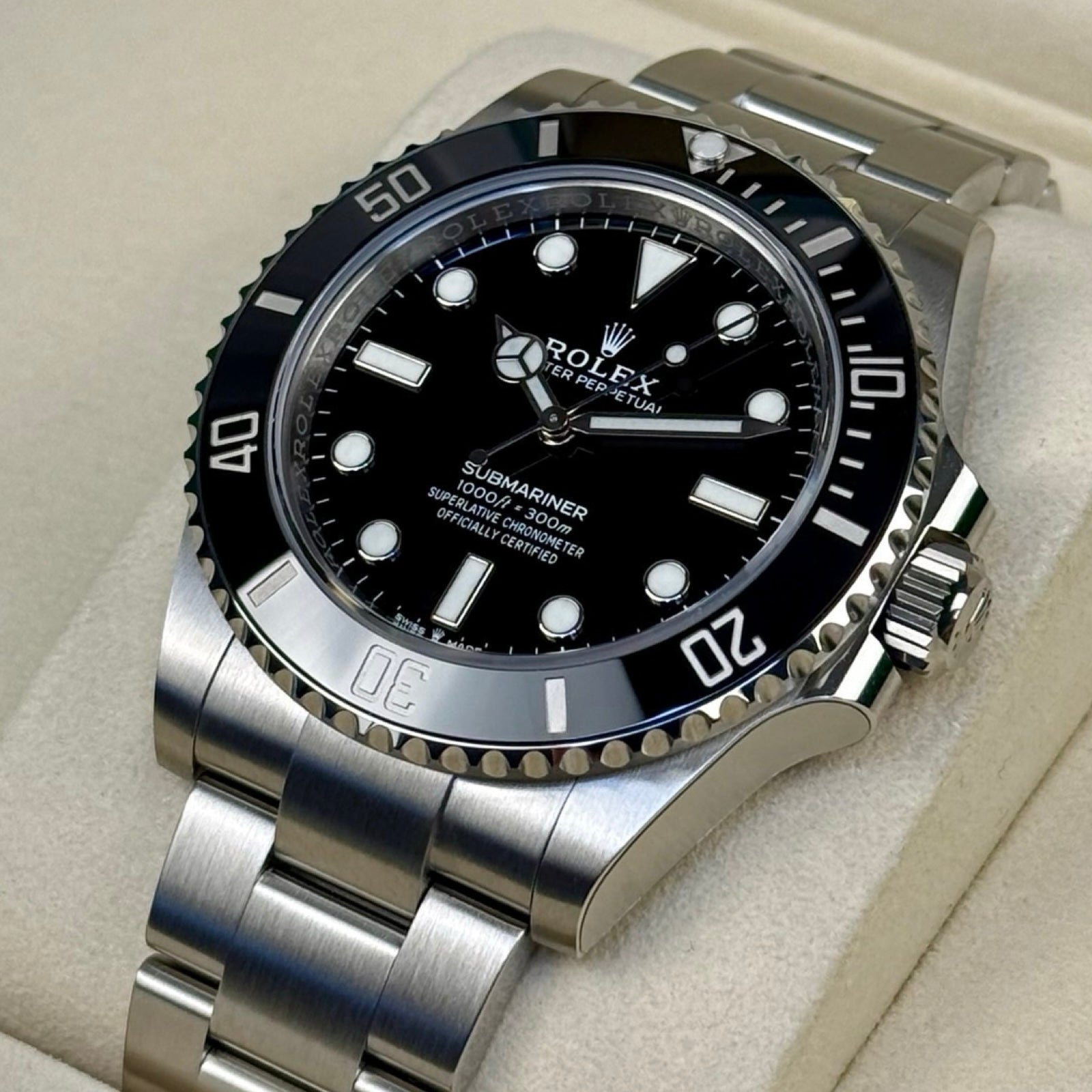 ROLEX SUBMARINER NO DATE 124060 03/2026 LC100 NEU FULLSET