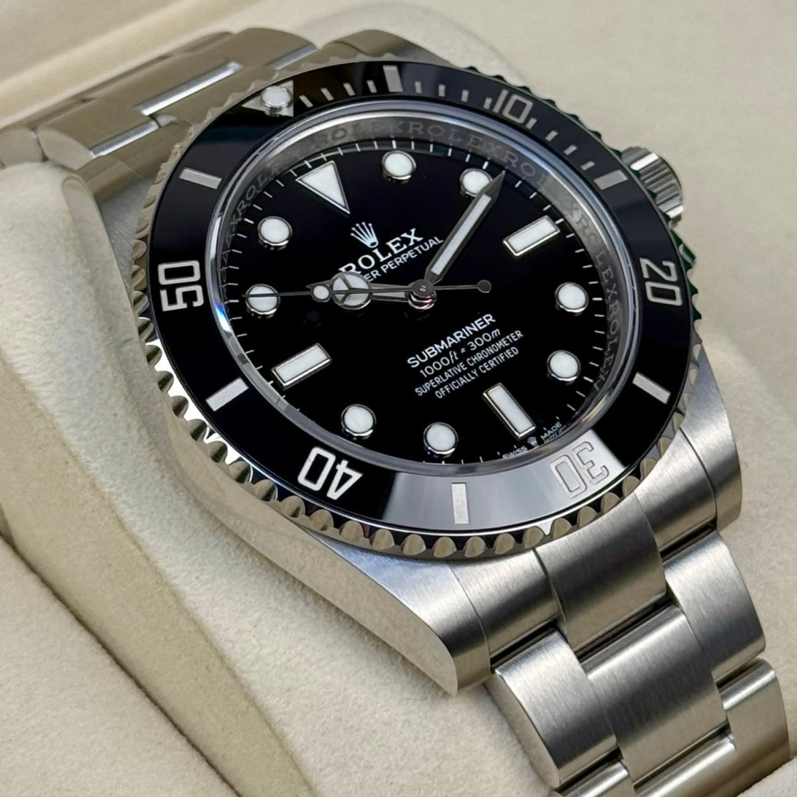 ROLEX SUBMARINER NO DATE 124060 03/2026 LC100 NEU FULLSET