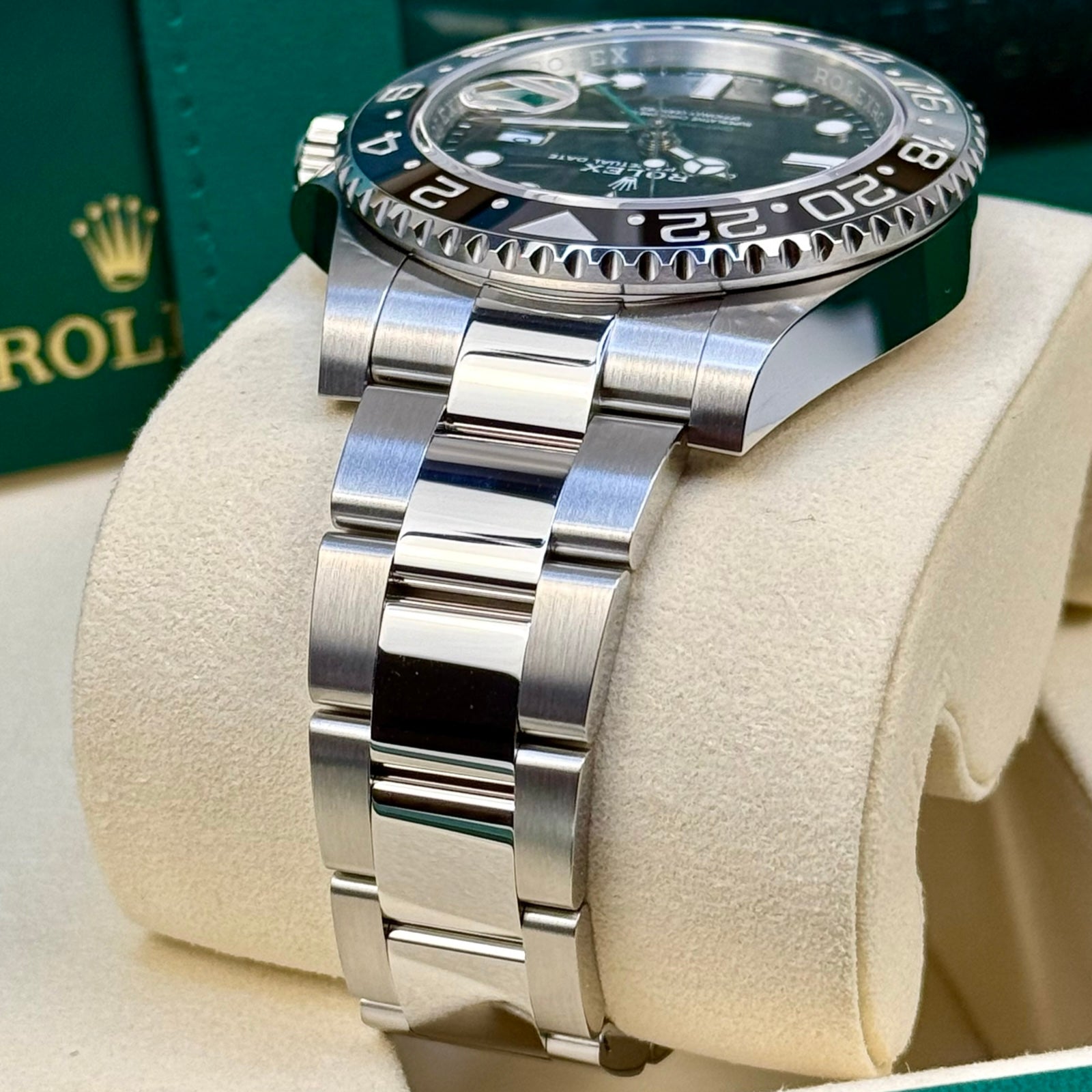 ROLEX GMT-MASTER II 126710GRNR OYSTER "BRUCE WAYNE" 01/2026 NEU FULLSET