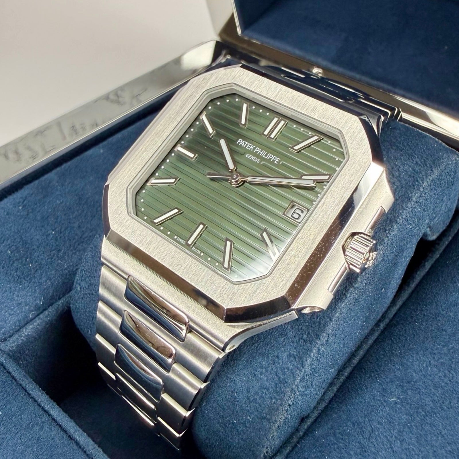 PATEK PHILIPPE CUBITUS 5821/1A-001 GRÜN 07/2025 FULLSET