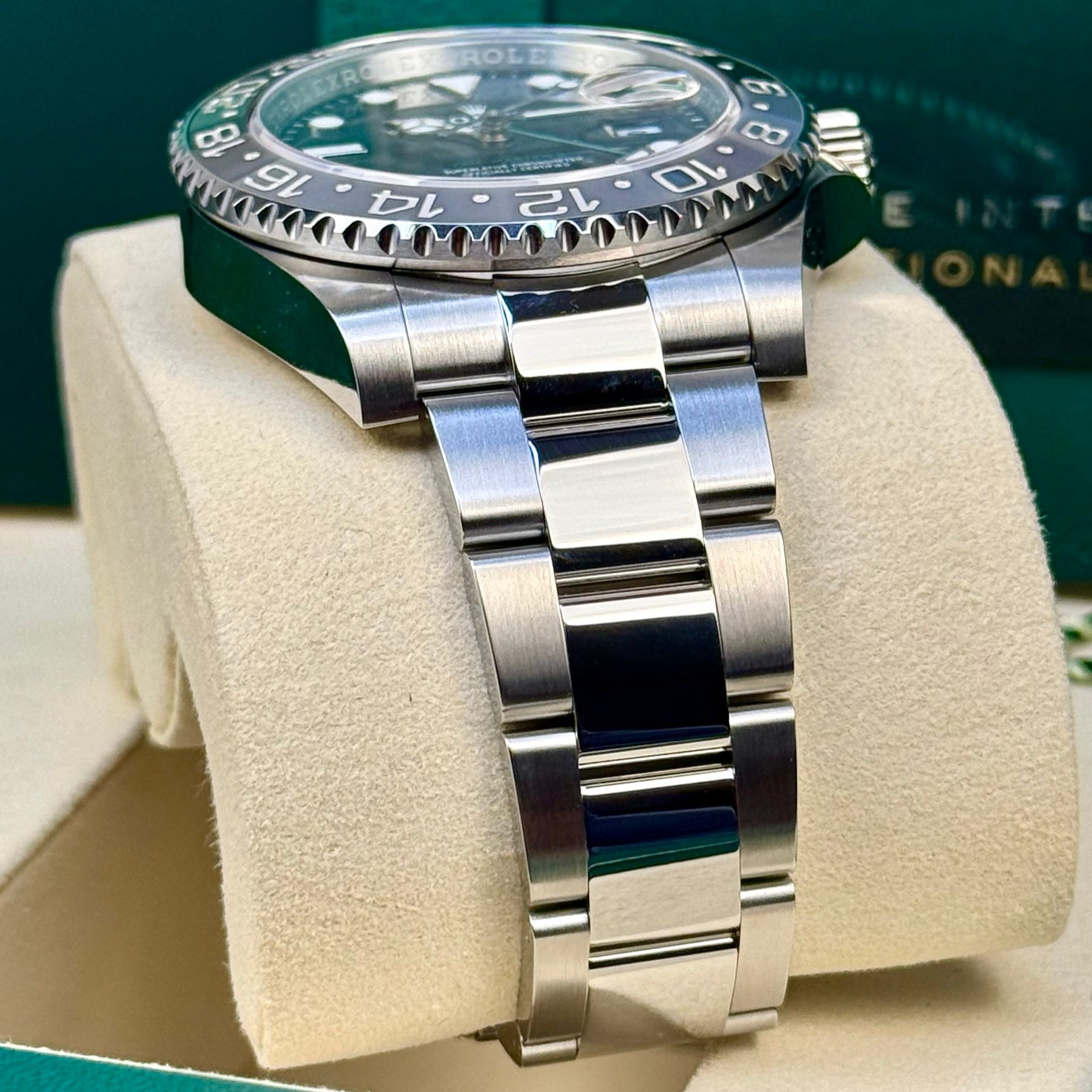 ROLEX GMT-MASTER II 126710GRNR OYSTER "BRUCE WAYNE" 01/2026 NEU FULLSET