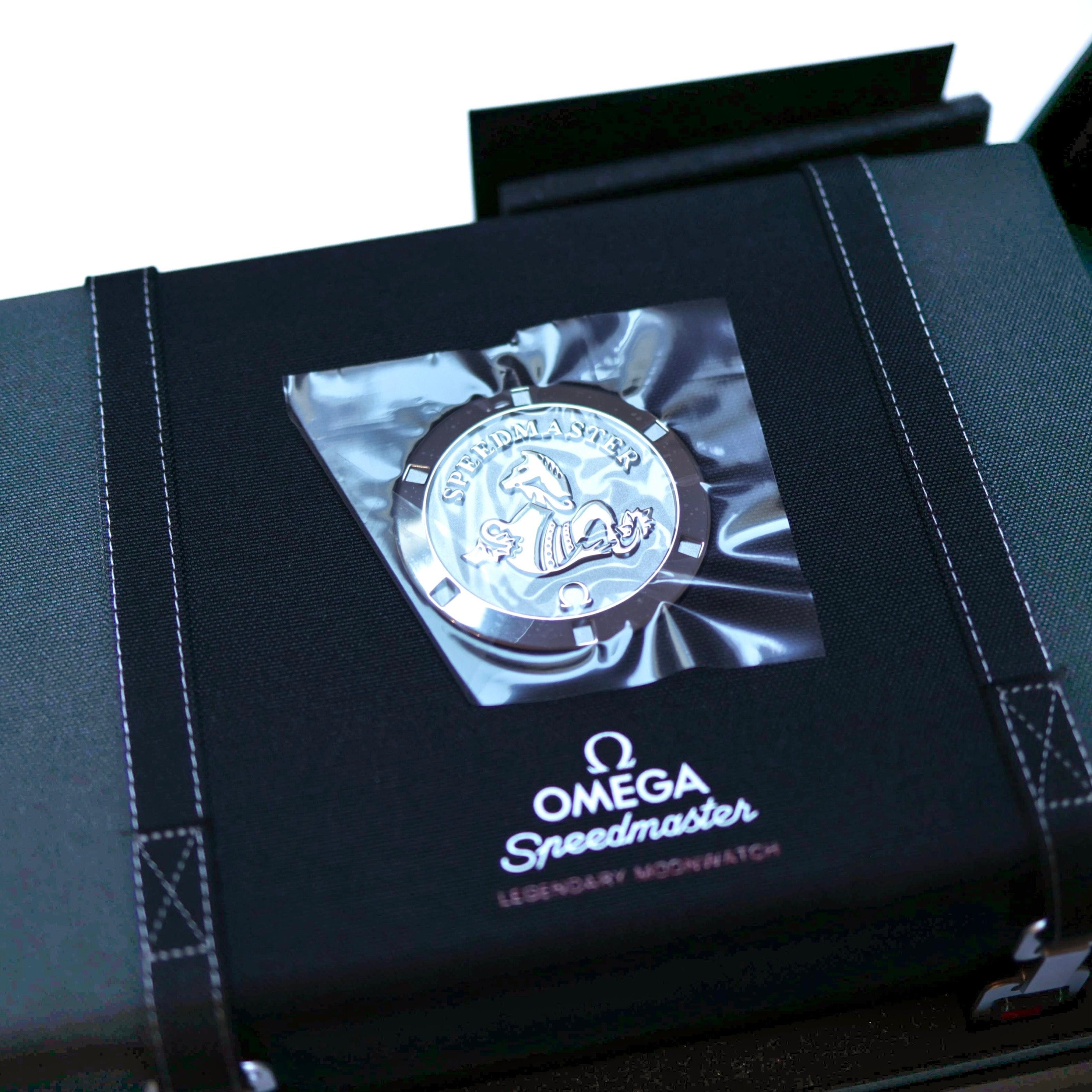 OMEGA SPEEDMASTER PROFESSIONAL MOONWATCH 311.30.42.30.01.005 03/2021 NEU FULLSET