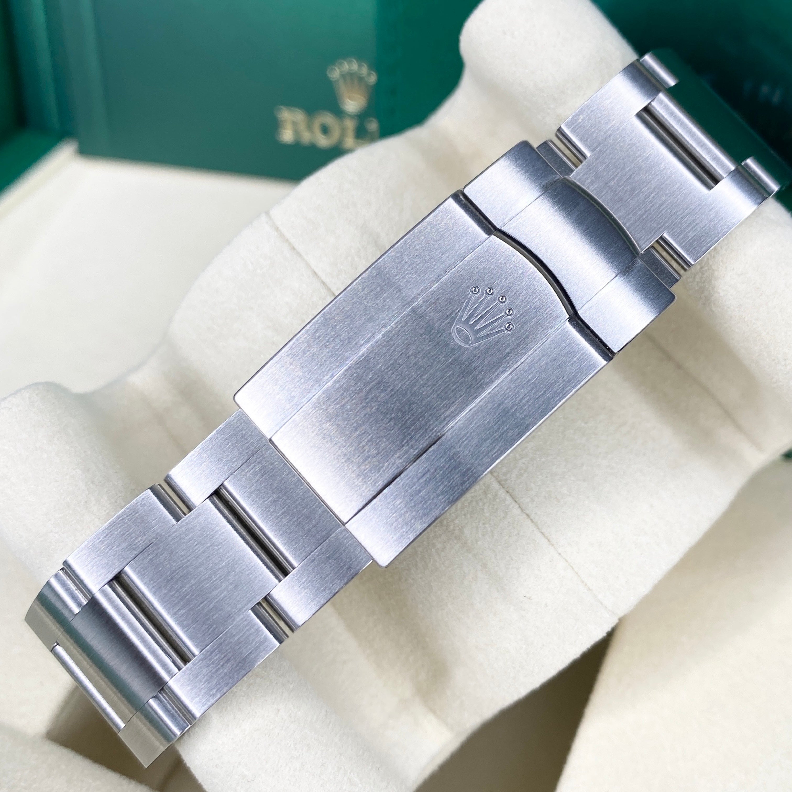 ROLEX OYSTER PERPETUAL 36 126000 2022 FULL SET