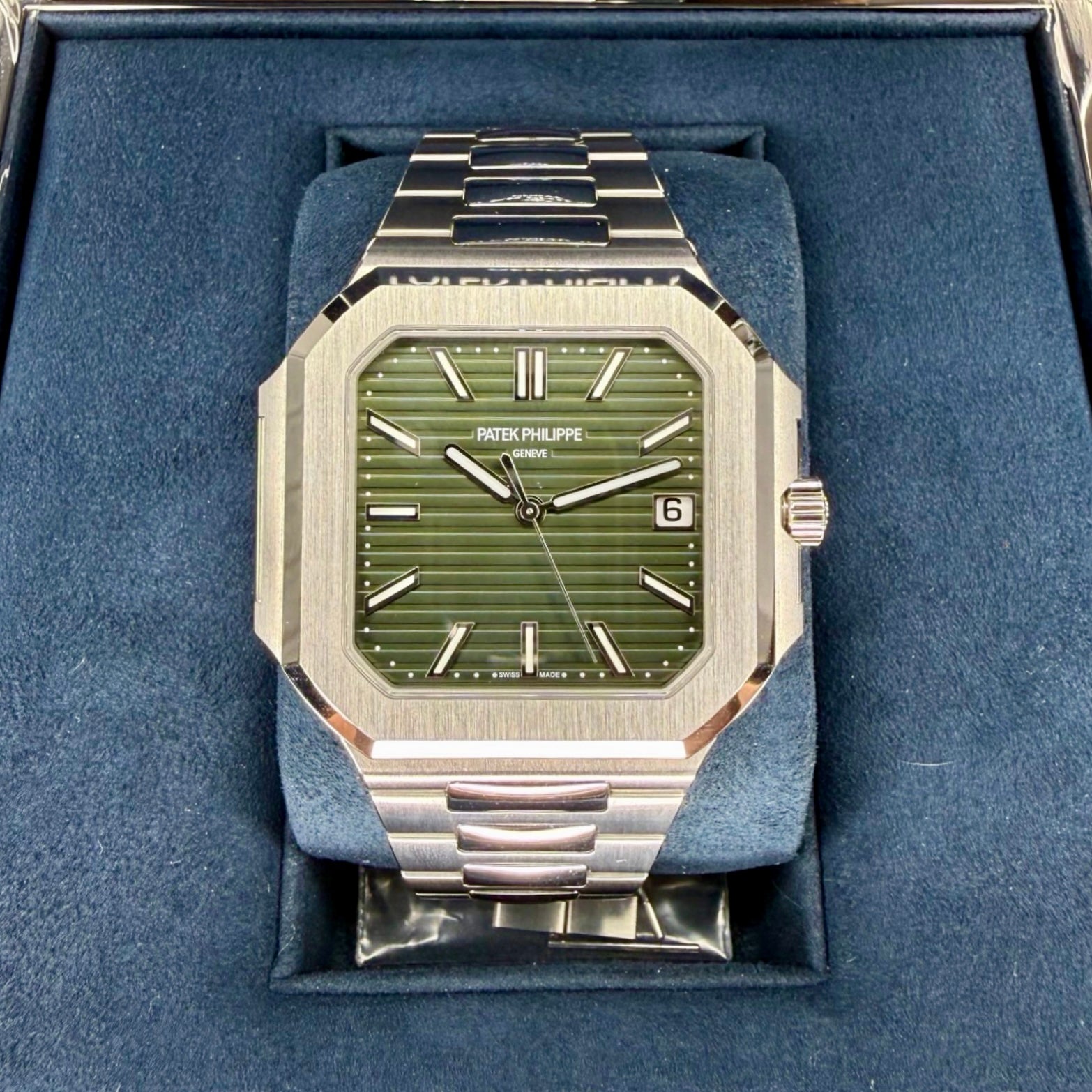 PATEK PHILIPPE NAUTILUS 5711/1A-010 NEW 2014 FULLSET 