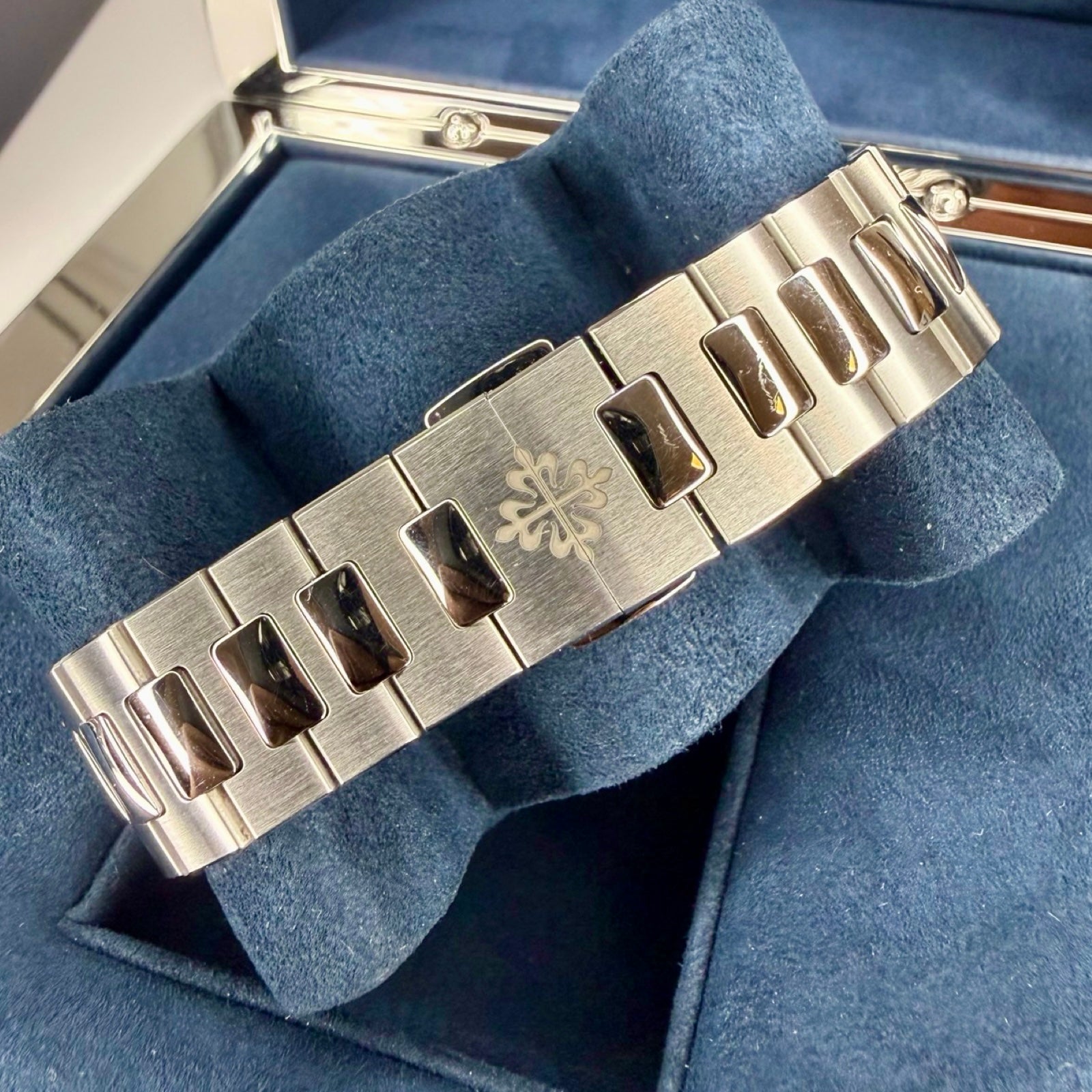 PATEK PHILIPPE CUBITUS 5821/1A-001 GRÜN 07/2025 FULLSET