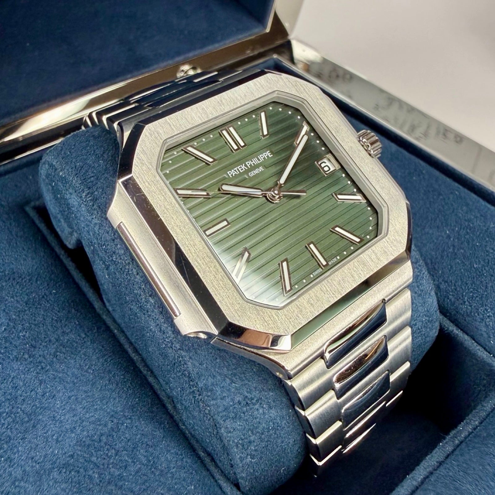 PATEK PHILIPPE CUBITUS 5821/1A-001 GRÜN 07/2025 FULLSET