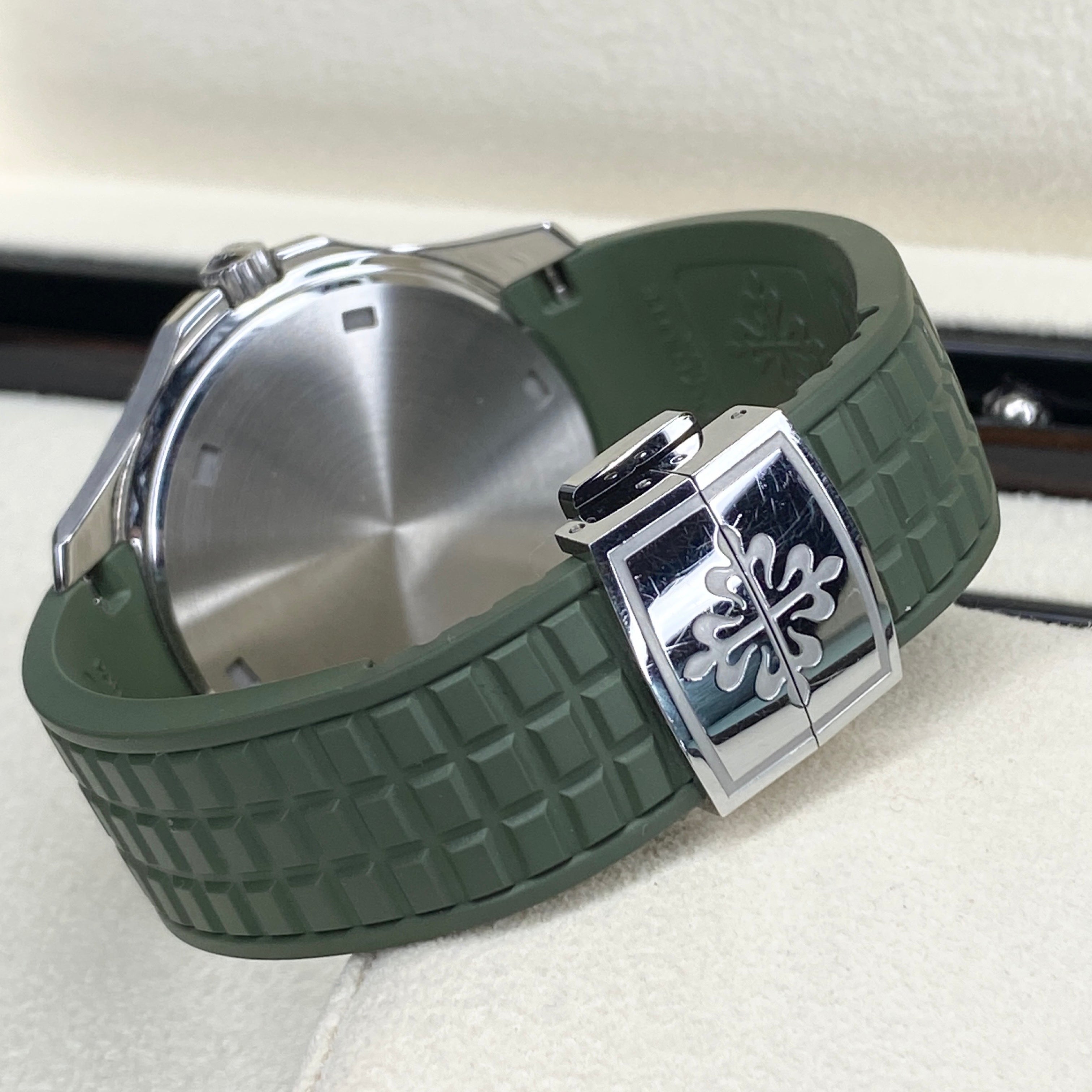 PATEK PHILIPPE AQUANAUT 5168G-010 GREEN NEW 12/2024 FULLSET