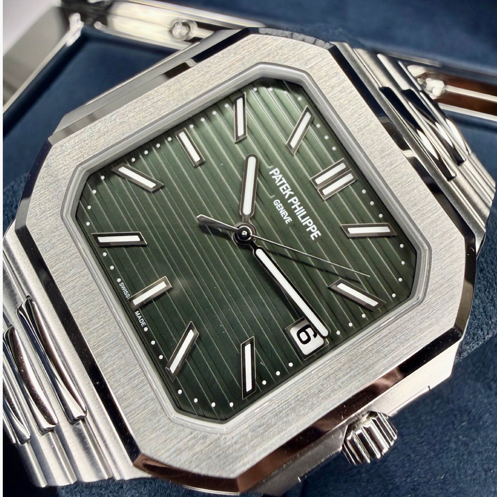 PATEK PHILIPPE CUBITUS 5821/1A-001 GRÜN 07/2025 FULLSET