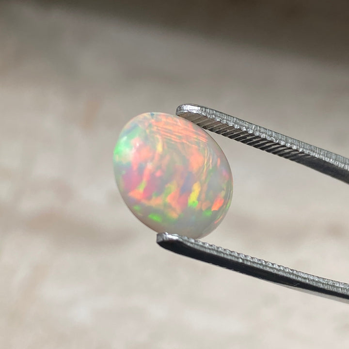 NATÜRLICHER WELO OPAL 3,45 CT CABOCHON OVAL