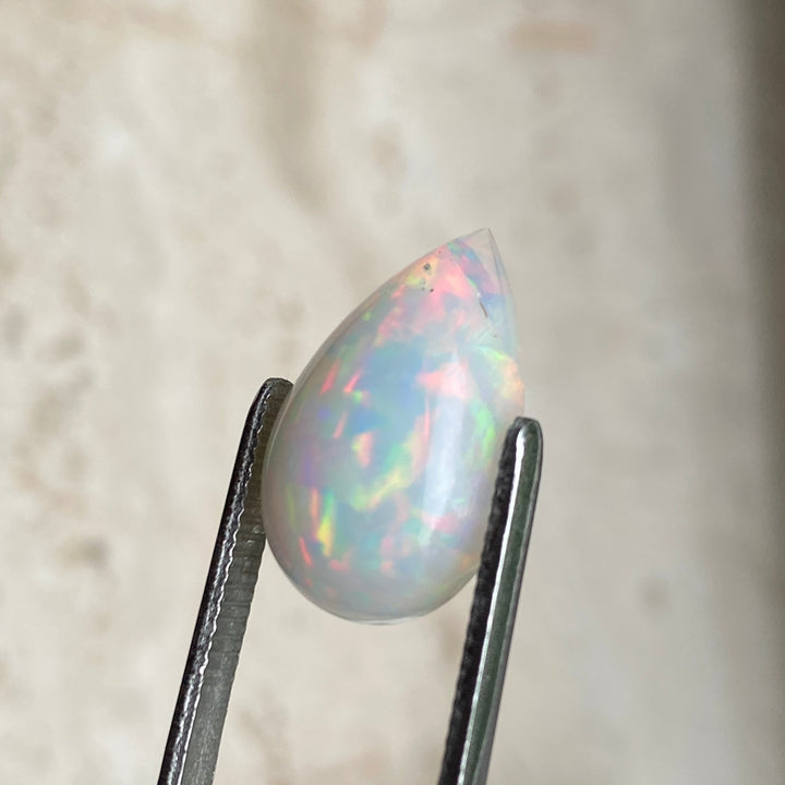 NATÜRLICHER WELO OPAL 7,40 CT CABOCHON PEAR