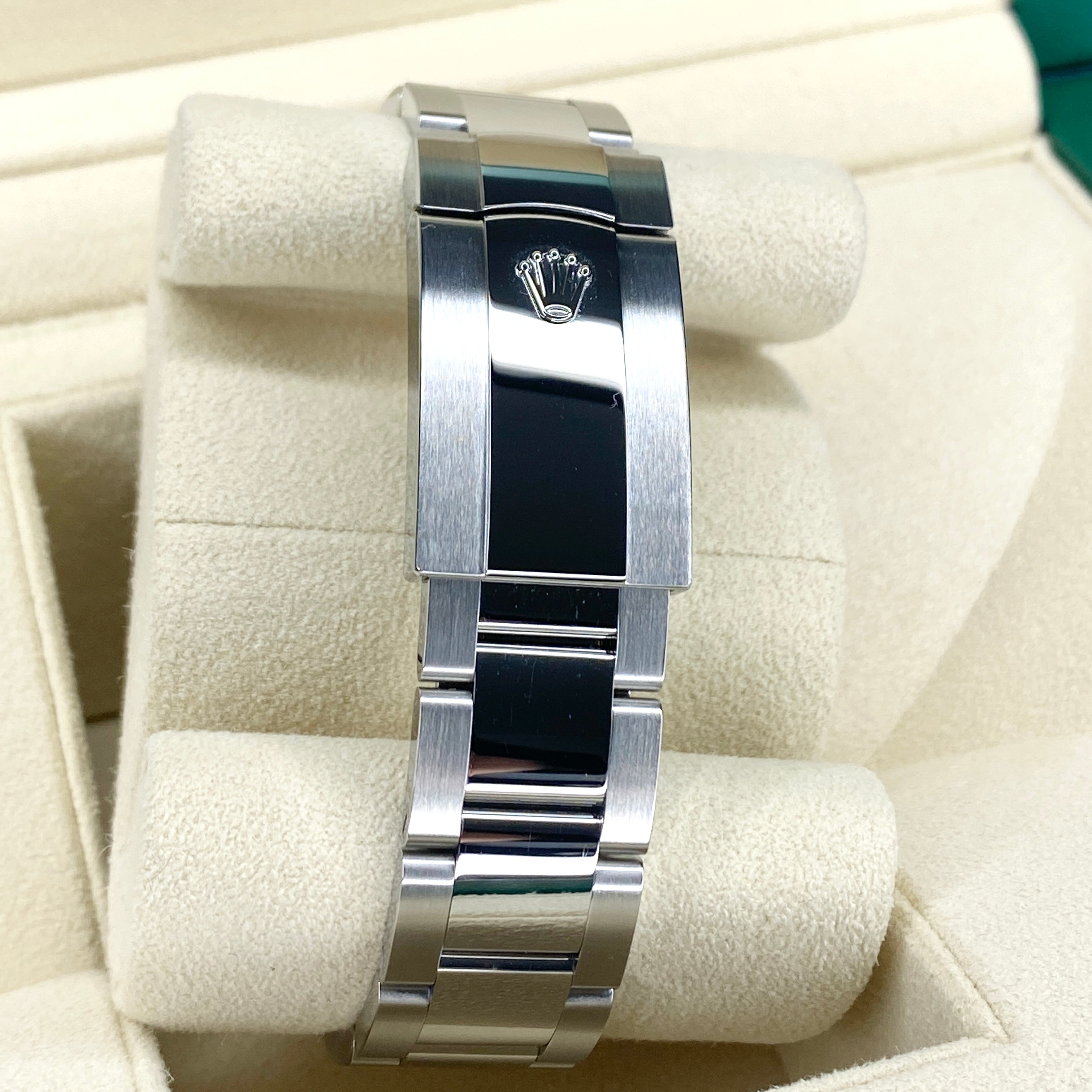 ROLEX DATEJUST 36 SCHWARZ 126200 2024 FULLSET